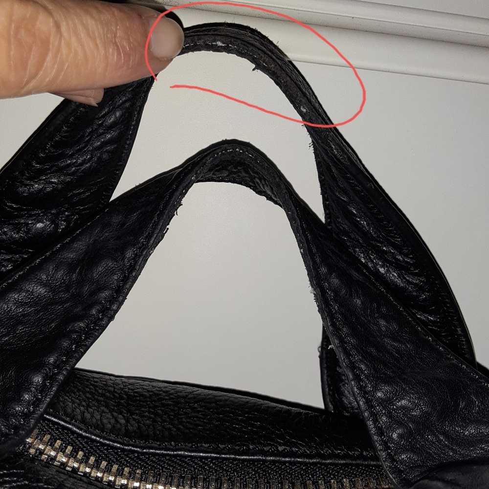 Kelsie Dragger Black Leather  Shoulder bag - Picture 9 of 15